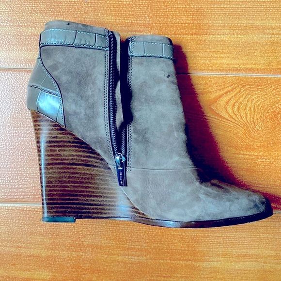 🌸Suede Coach ‘Melody’ Wedge Booties. Sz 10 🌸 - Picture 7 of 13
